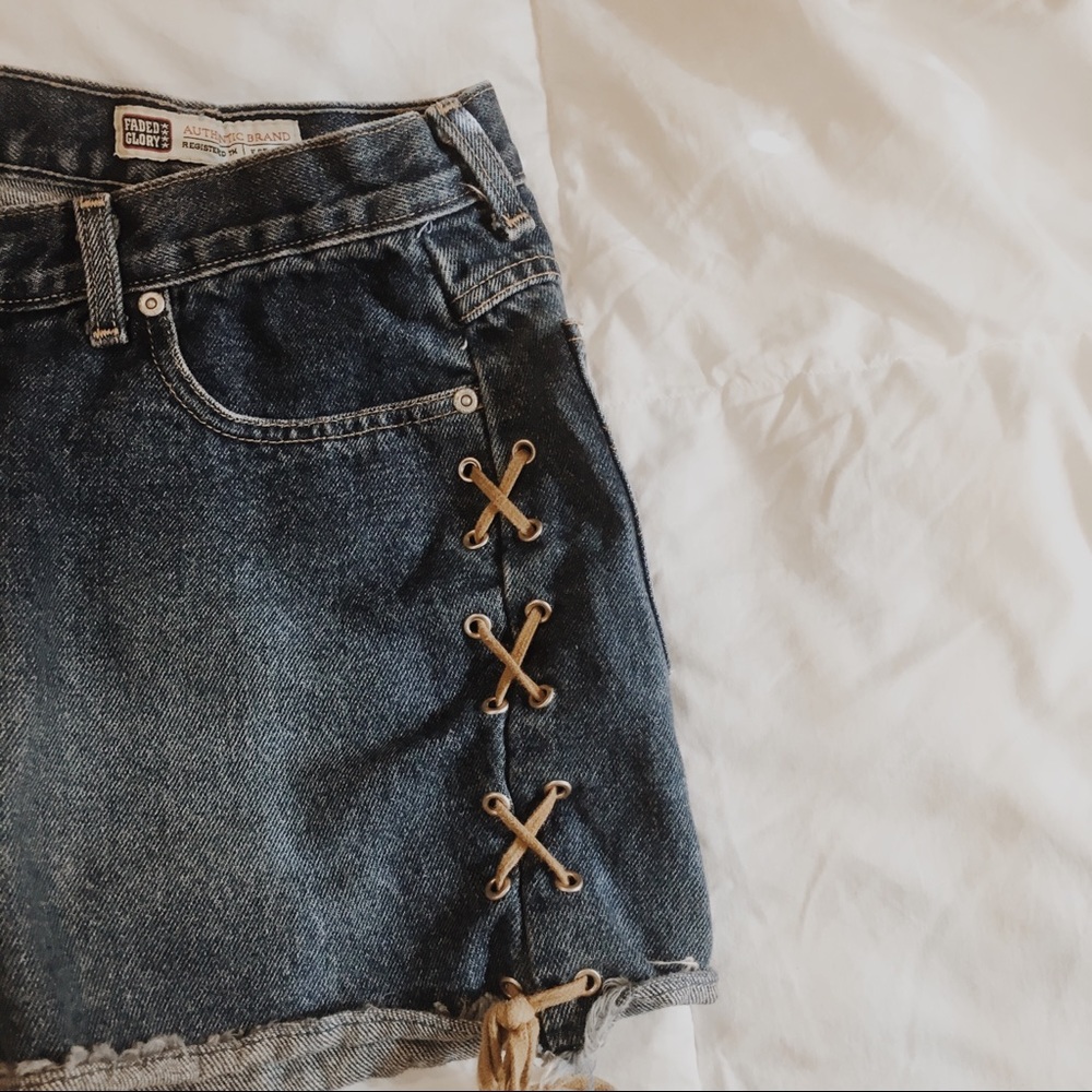 MOVING SALE❤️ High wasted jean shorts✨